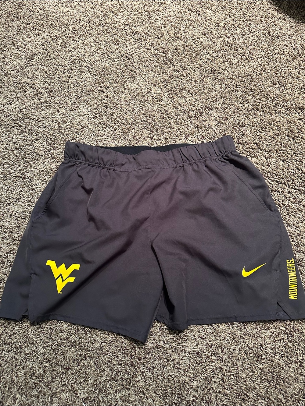 Men's West Virginia university Nike Dri-FIT Athletic Shorts size XL
